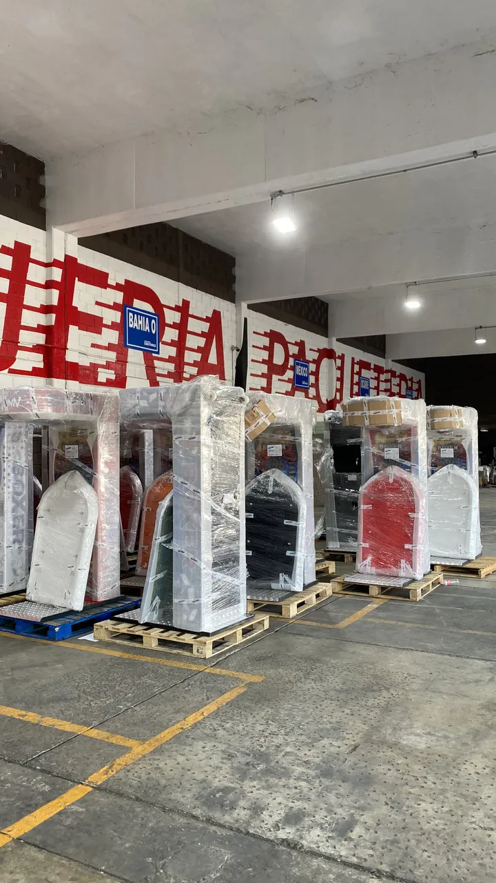 Varias máquinas embaladas en la paquetería