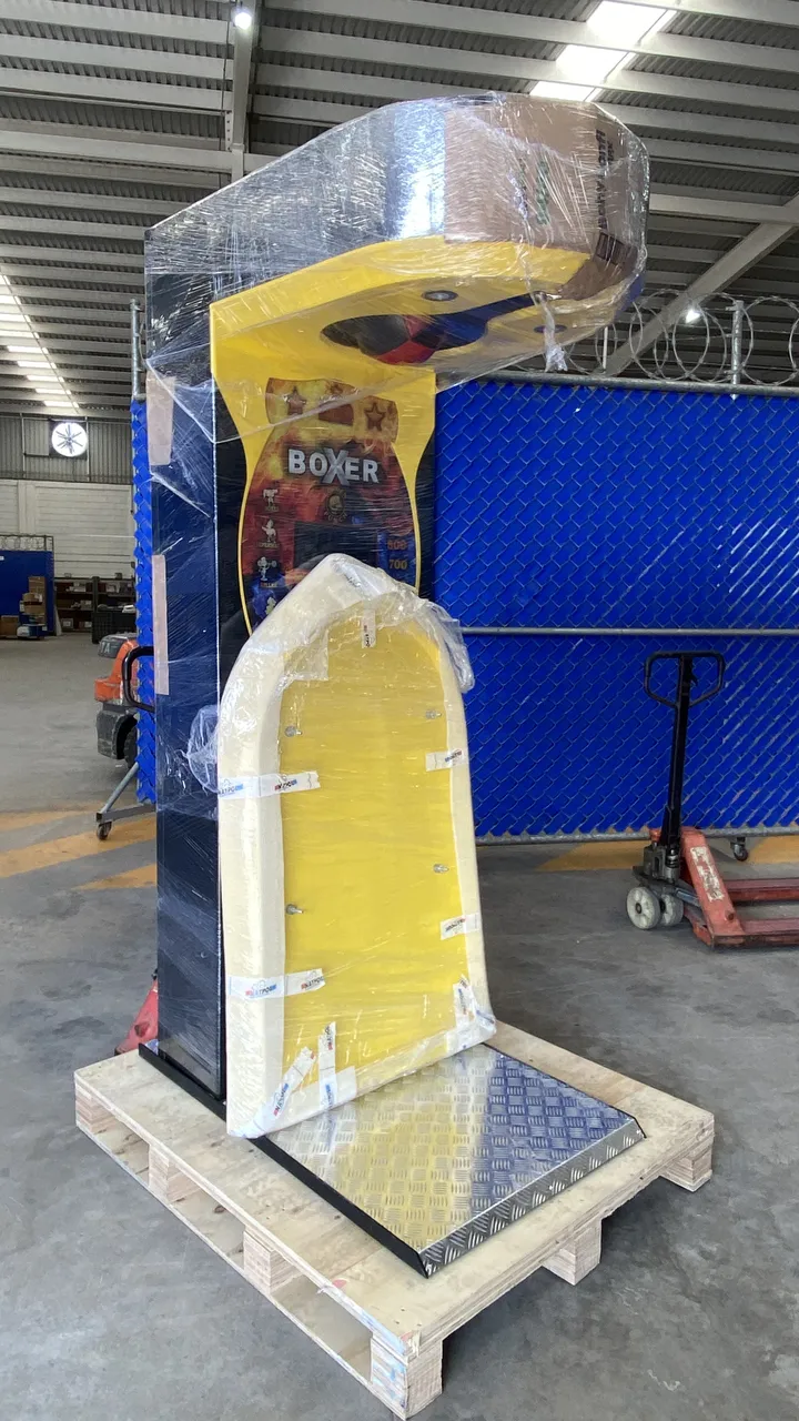 Máquina embalada en tarima lista para enviar